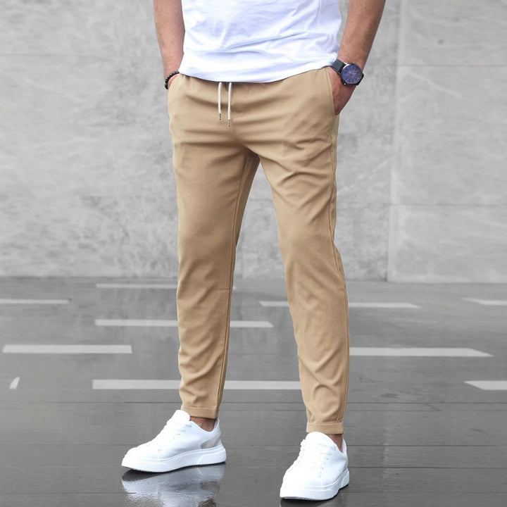 Herren Slim-Fit Freizeithose mit elastischem Bund und modernen Seitentaschen Drune