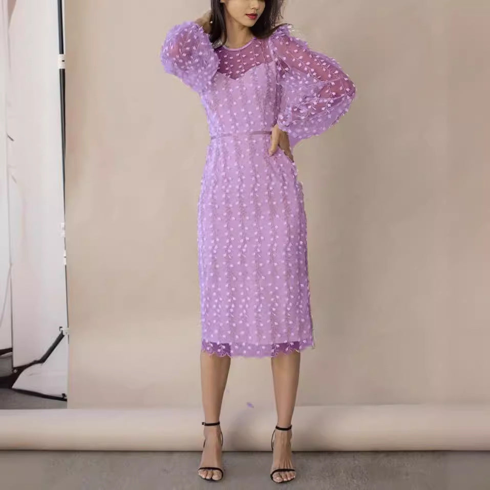 Damen Kleid mit transparenten Puffärmeln und floralem Stickdesign Drune