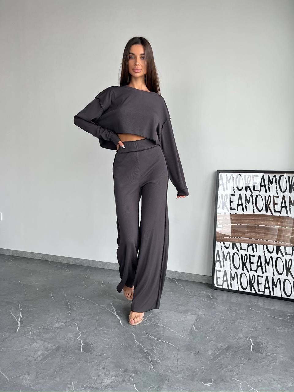 Damen lässiges Lounge-Set mit cropped Oberteil und weiter Hose Drune