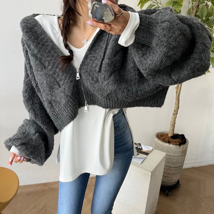 Damen Kurzer Strickpullover mit Zopfmuster und Kapuze Drune