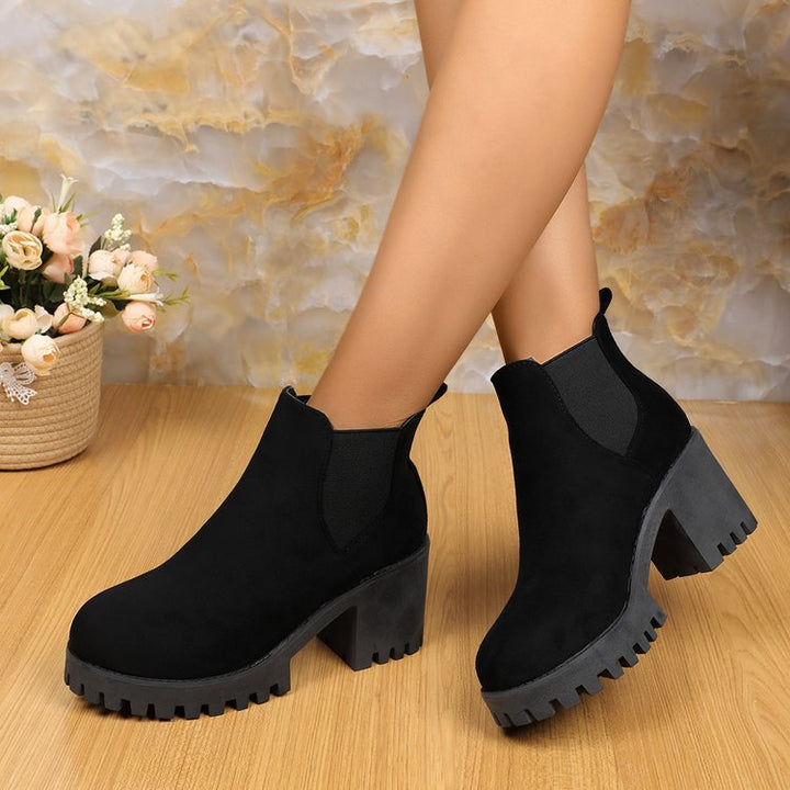 Damen nan Chelsea-Ankle-Boots mit grober Profilsohle, elastischen Seiteneinsätzen und Pull-Tab Drune