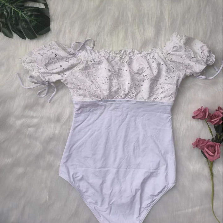 Damen Einteiler-Badeanzug mit romantischen Spitzen-Details Drune