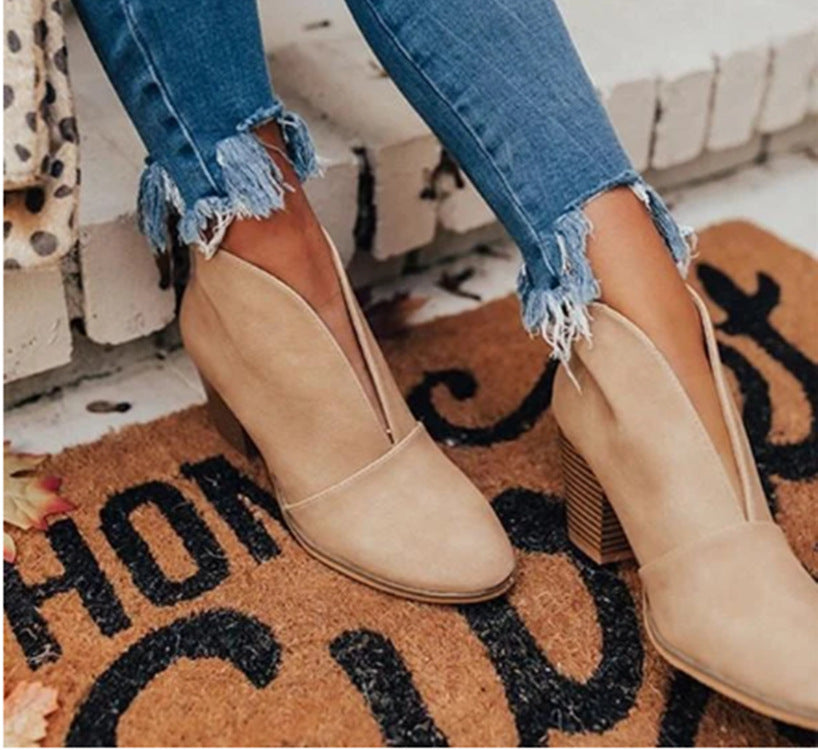 Damen nan knöchelhohe V-Cut Stiefelette mit gestapeltem Blockabsatz und spitz zulaufender Vorderkappe Drune