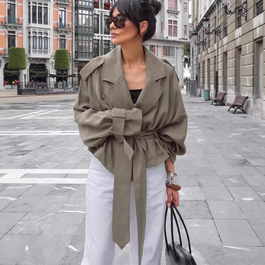 Damen nan gewickelte Cropped-Jacke mit oversized Raglanärmeln und breitem Bindegürtel Drune