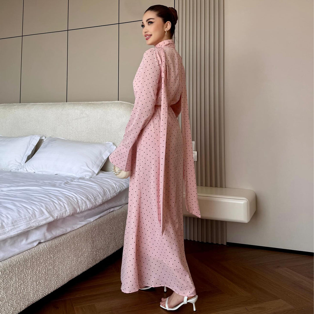 Damen Maxikleid mit eleganten Punkten und schickem Schlitz Drune
