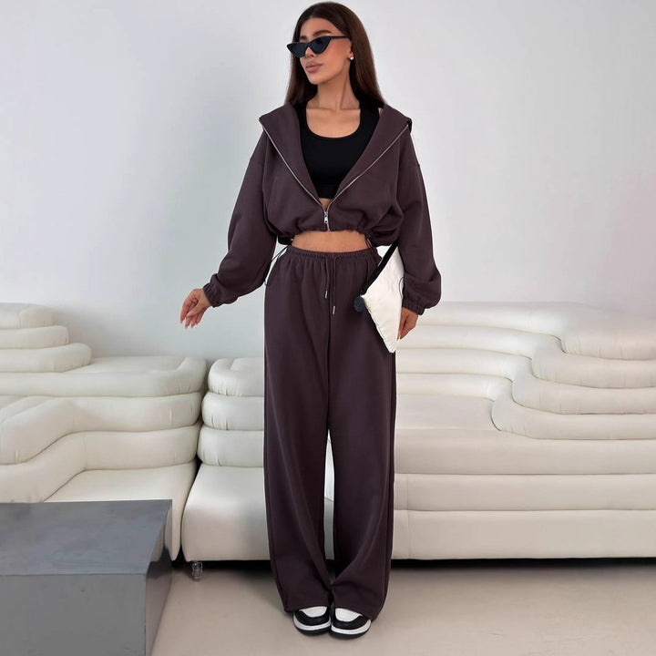 Damen modischer Hoodie mit kurzem Schnitt und passenden Jogginghosen Drune