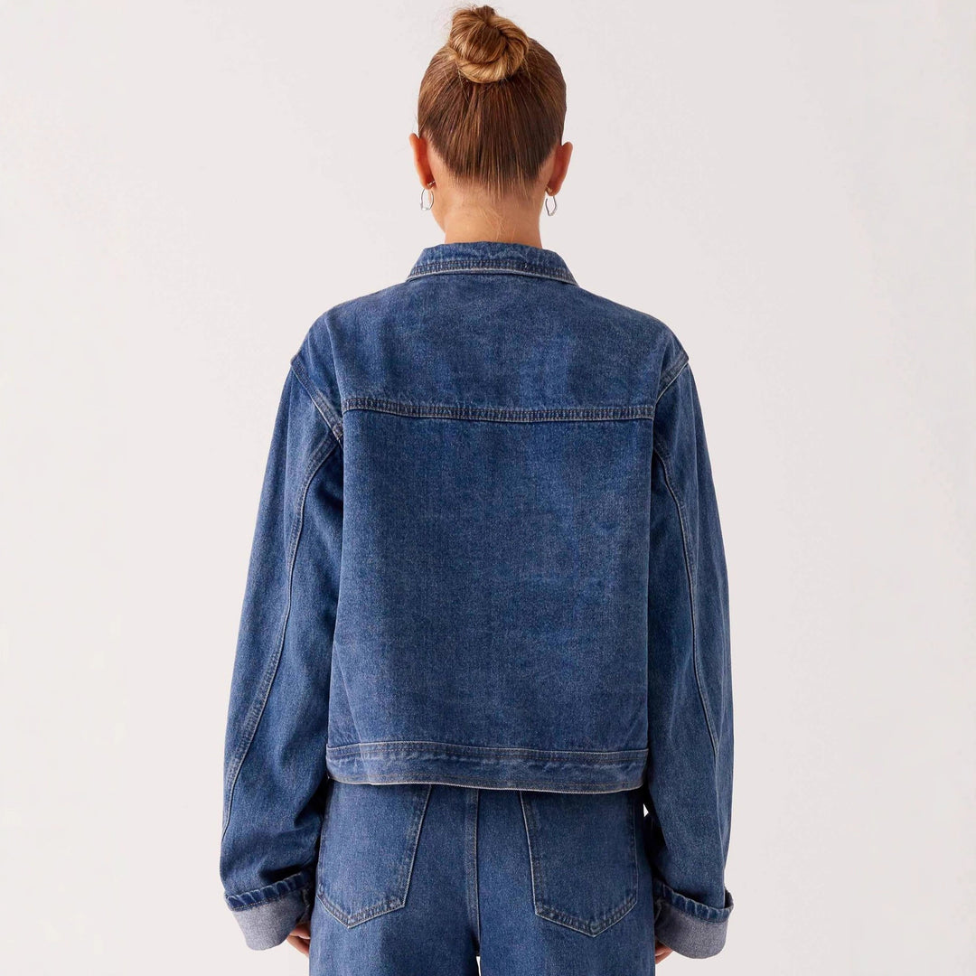 Damen trendige Denimjacke im lässigen Schnitt mit aufgesetzten Taschen und Knopfdetails Drune