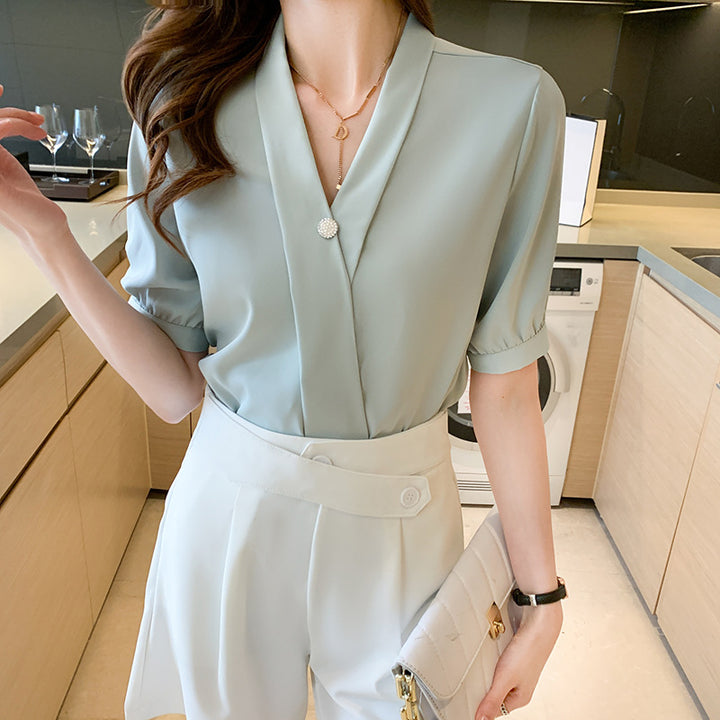 Damen Bluse mit elegantem V-Ausschnitt und dekorativer Knopfdetail Drune