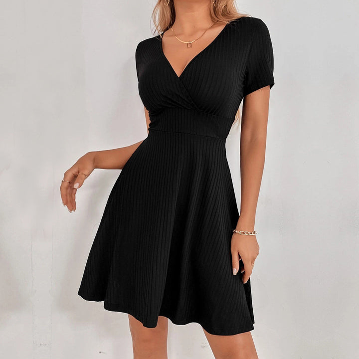 Damen Kleid mit offenem Rücken und lässigem Bindeband Drune