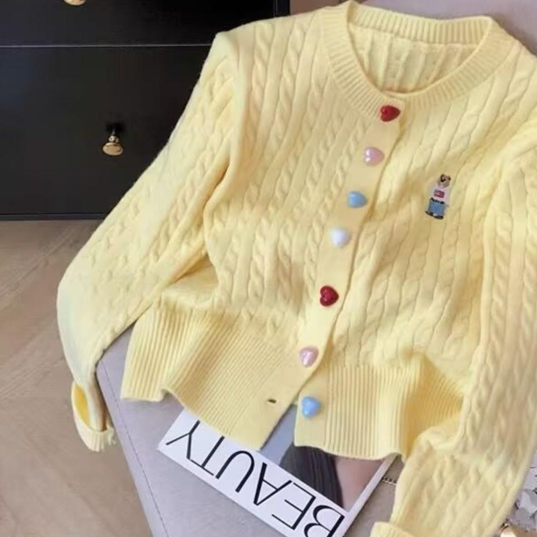 Damen modische Strickjacke mit Herzknöpfen und durchgehendem Muster Drune