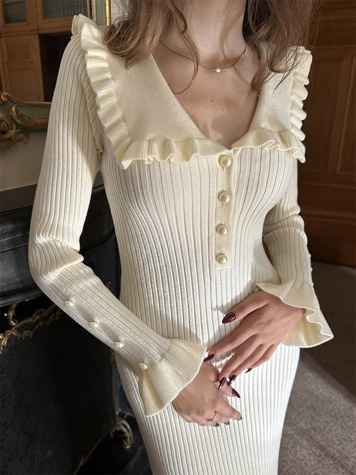 Damen Raffiniertes Strickkleid mit Rüschendetails und Perlknopfverzierung Drune