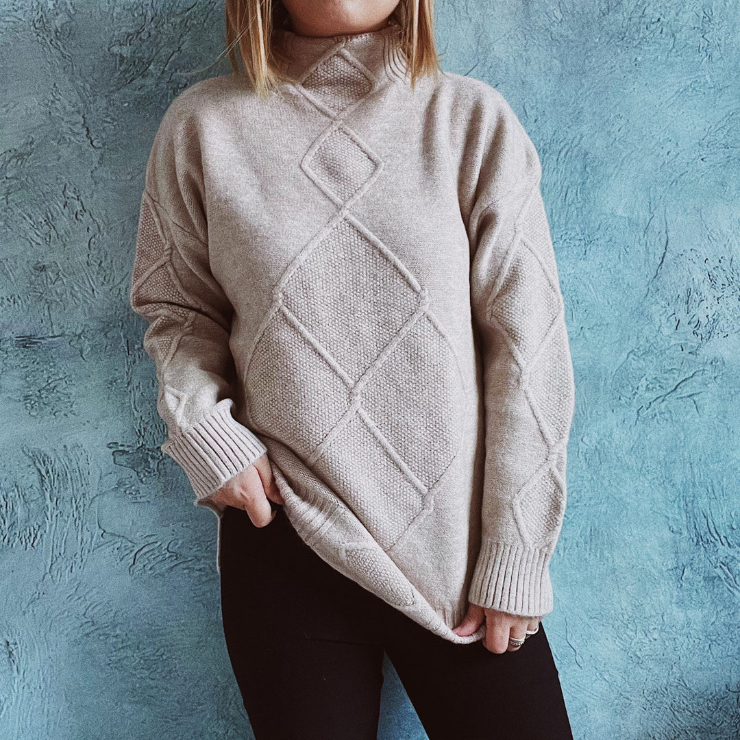 Damen Grobstrickpullover mit elegantem Rautenmuster und hohem Kragen Drune