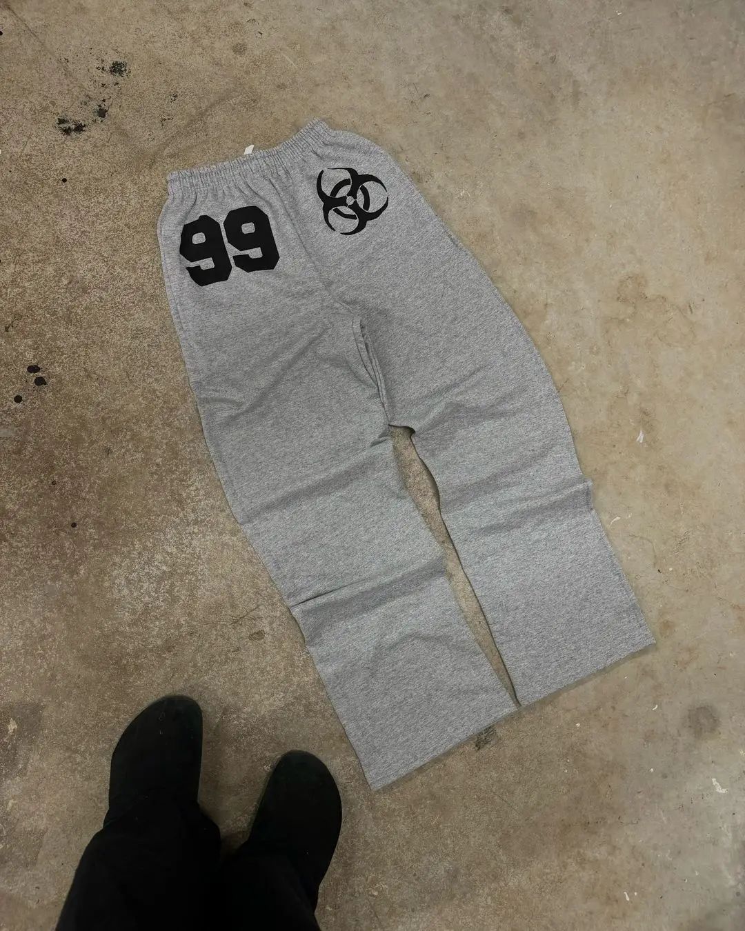 Damen Sweathose mit urbanem Biohazard-Design und komfortablem Schnitt Drune