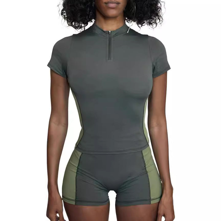 Damen Sportliches Set mit kurzem Oberteil und enganliegenden Shorts Drune