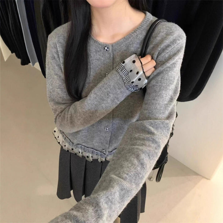 Damen Strickjacke mit dekorativem Rüschen- und Knopfdetail Drune