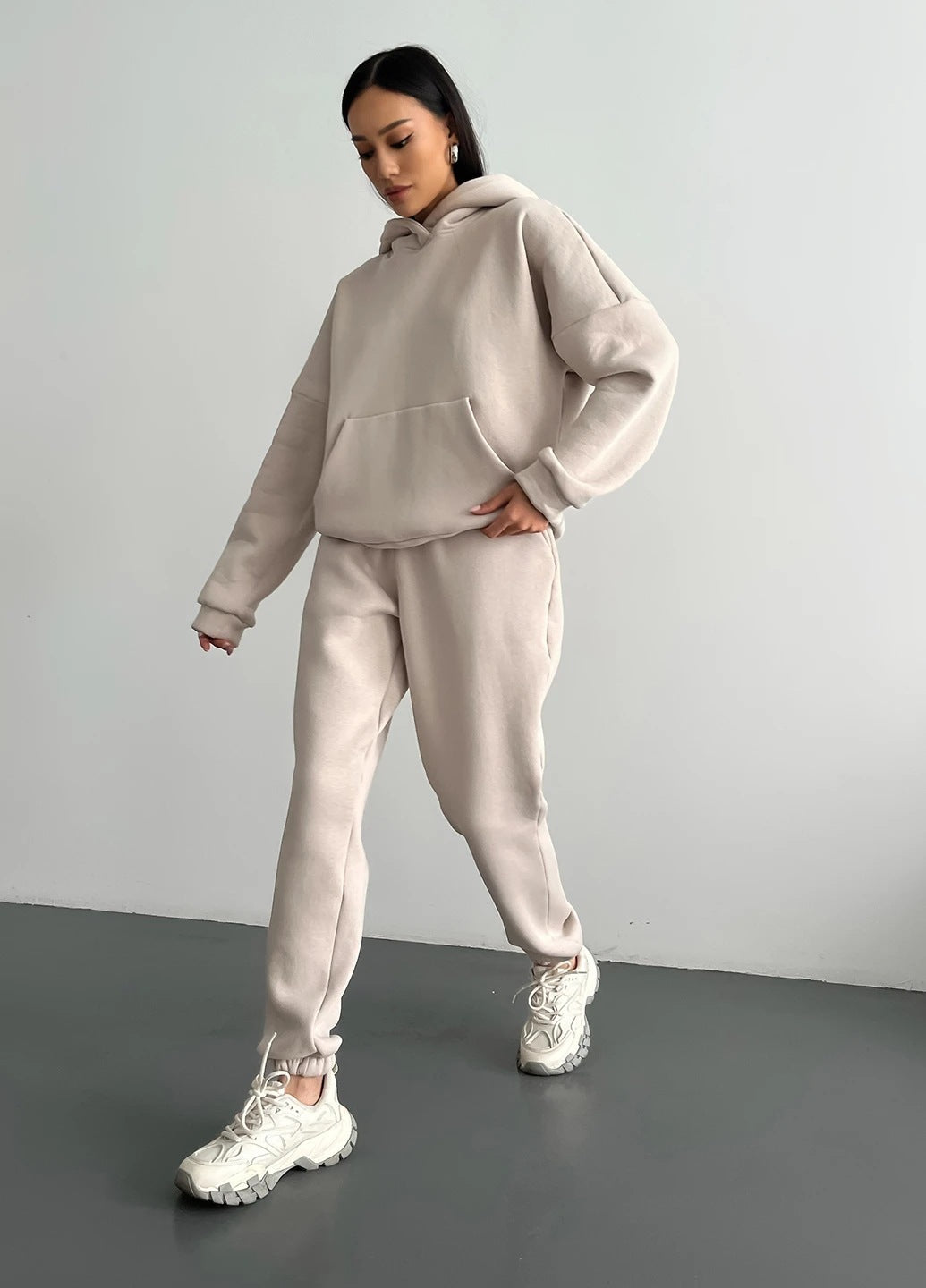 Damen nan zweiteiliges Komfort-Loungewear-Set mit oversized Kapuzenpullover, Kängurutasche und elastischem Knöchel-Jogger aus French Terry Drune