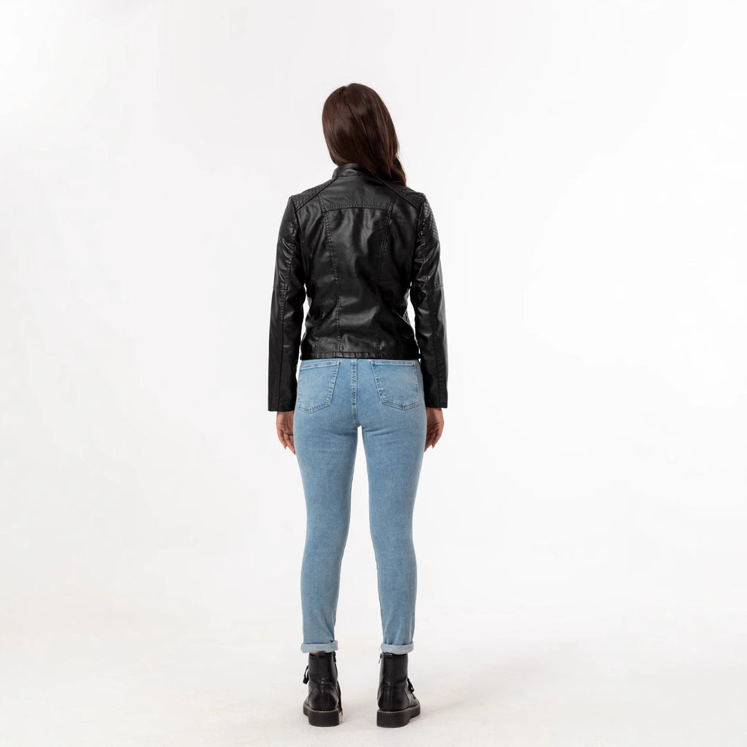 Damen nan taillierte Kunstleder-Bikerjacke mit gesteppter Schulterpartie, asymmetrischem Reißverschluss und Zierösen Drune