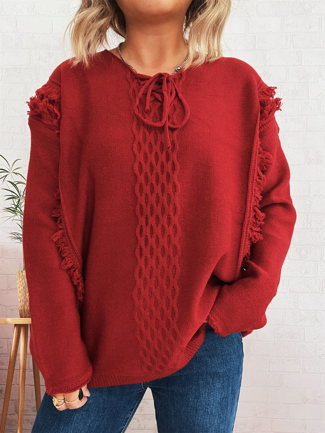 Damen Grobstrickpullover mit lässigen Fransen und dekorativem Zopfdesign Drune