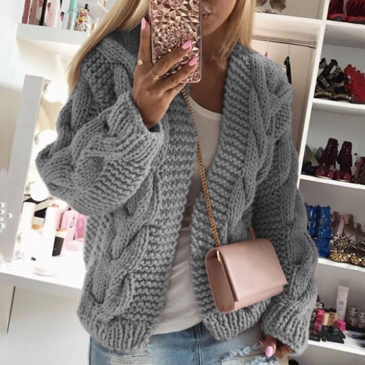 Damen Strickjacke mit grobem Zopfstrickmuster und weitem Schnitt Drune