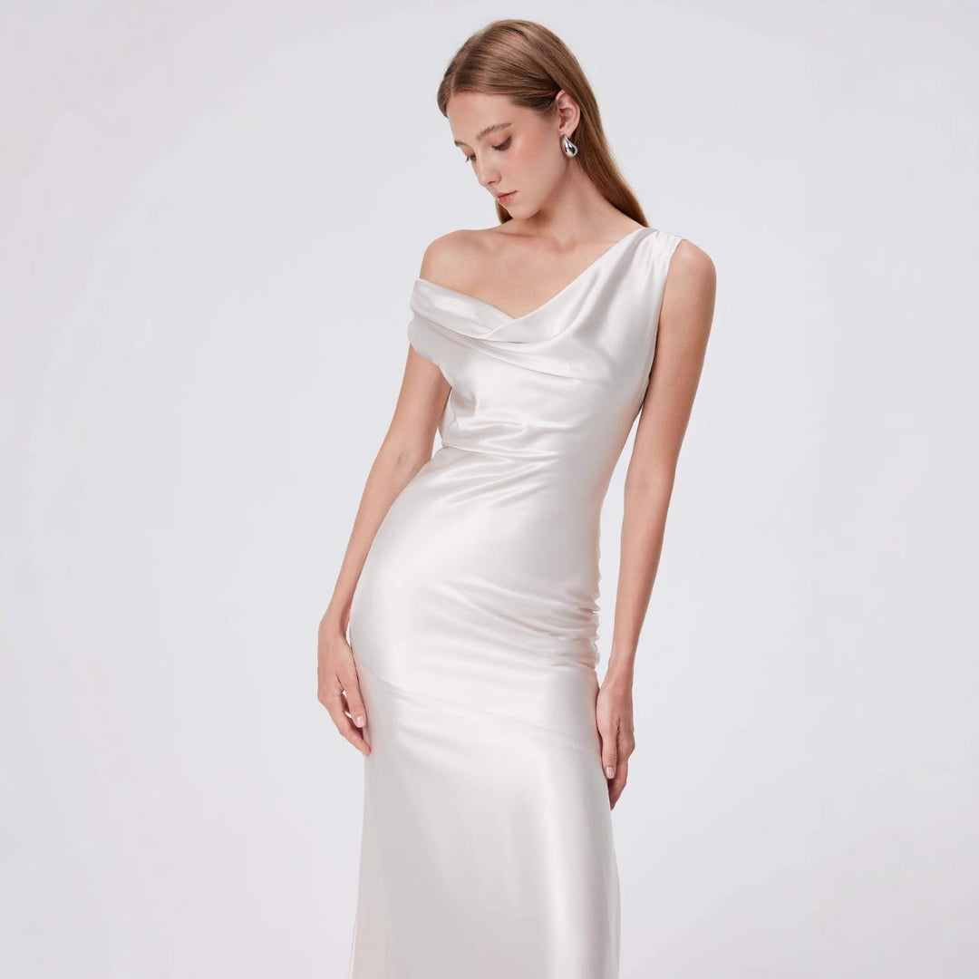 Damen elegantes Abendkleid mit fließendem Satin und raffiniertem Ausschnitt Drune