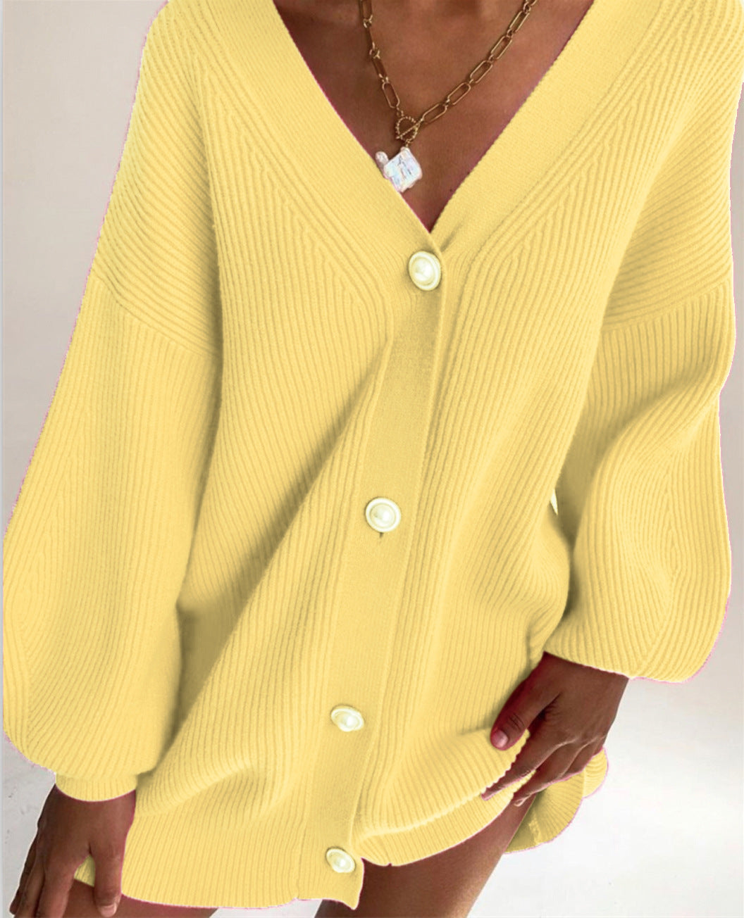 Damen Strickcardigan mit oversized Schnitt und dekorativen Knöpfen Drune
