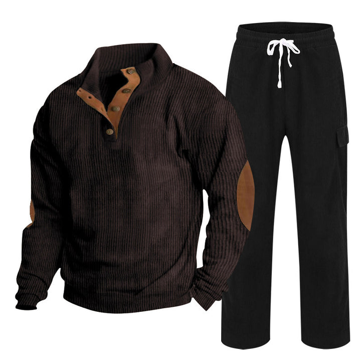 Herren nan strukturiertes Feinstrick-Halbknopf-Pullover und Feincord-Cargo-Zweiteiler Drune