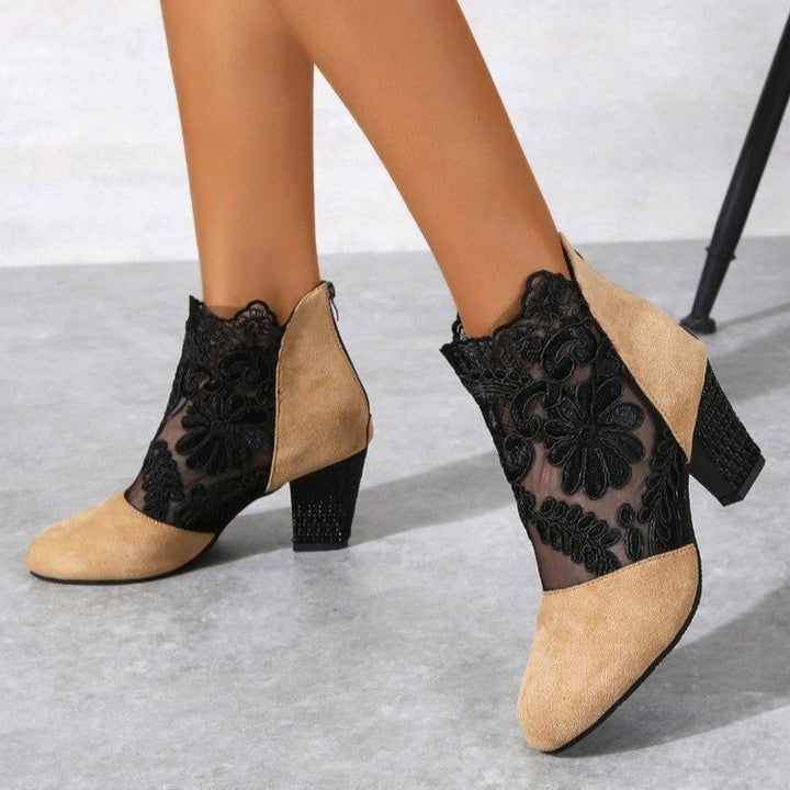Damen Stiefeletten mit romantischem Spitzen-Obermaterial und komfortablem Blockabsatz Drune