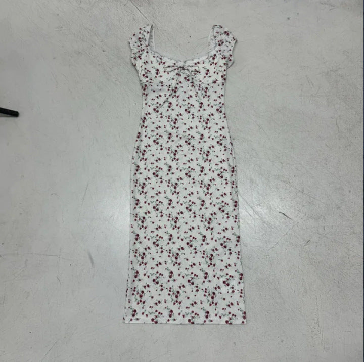 Damen Blumenbekleidung mit verspieltem Schnitt und feinen Spitzenakzenten Drune