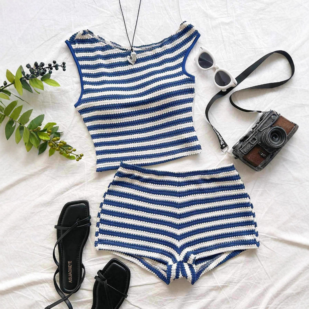 Damen Strand-Outfit mit gestreiftem Crop-Top und Shorts Drune