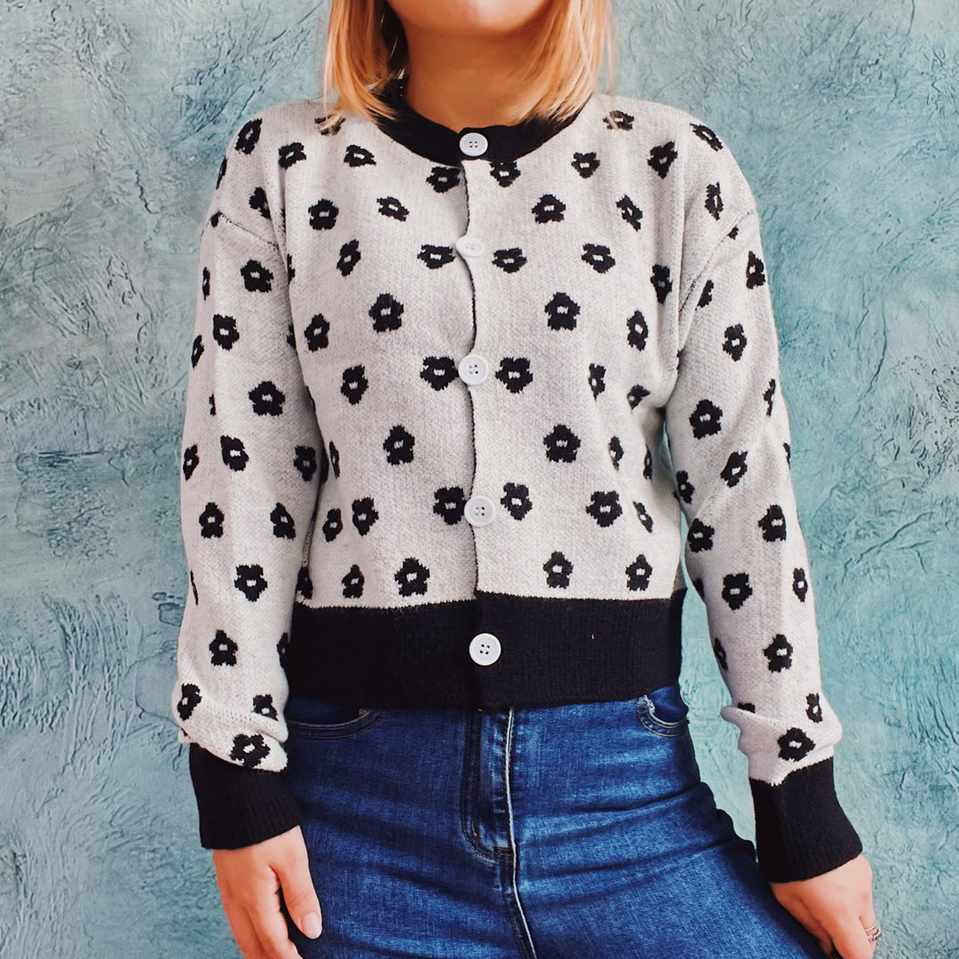 Damen Strickjacke mit floralem Muster und modischen Knopfdetails Drune