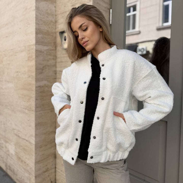 Damen Kuscheljacke mit Knopfverschluss und praktischen Taschen Drune