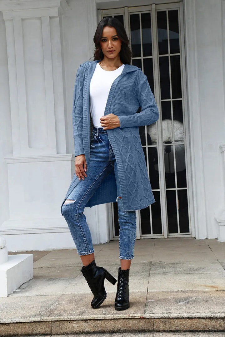 Damen Strickmantel mit Kapuze und dekorativem Zopfdesign Drune