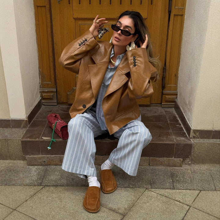 Damen kurze Lederjacke im stilvollen Blazer-Look Drune