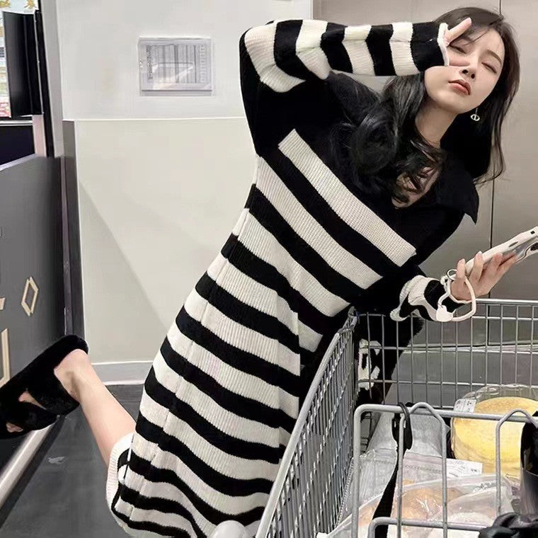 Damen Strickkleid mit kontrastierenden Streifen und lässigem Schnitt Drune