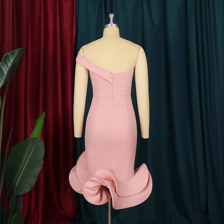 Damen elegantes Cocktailkleid mit asymmetrischem Ausschnitt und voluminösem Saum Drune