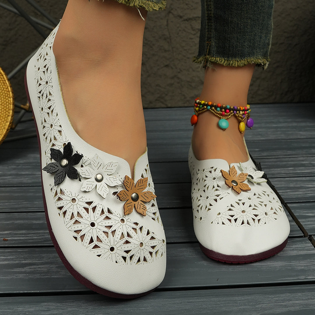 Damen nan flache Ballerina-Pantoffel mit Laserperforation und dreidimensionaler Blumenapplikation Drune