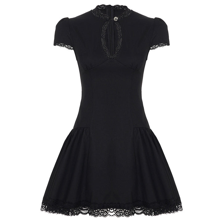 Damen Kleid mit romantischem Rüschensaum und zarten Spitzenakzenten Drune
