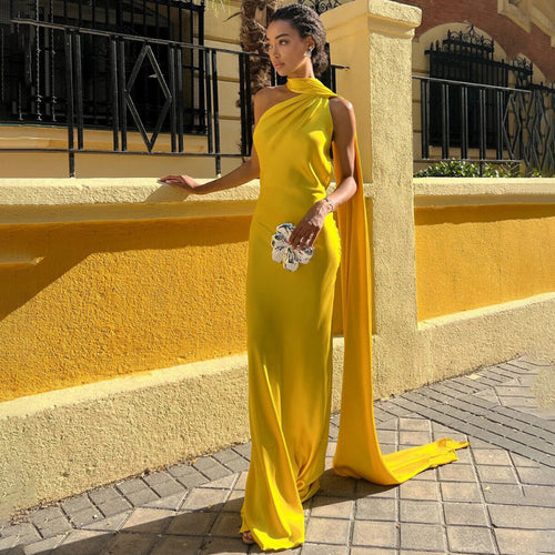 Damen Elegantes asymmetrisches Abendkleid mit schmalem Schnitt und raffinierten Details Drune