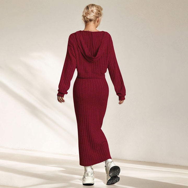 Damen Maxikleid aus hochwertigem Rippenstrick mit tiefem V-Ausschnitt und figurformendem Schnitt Drune