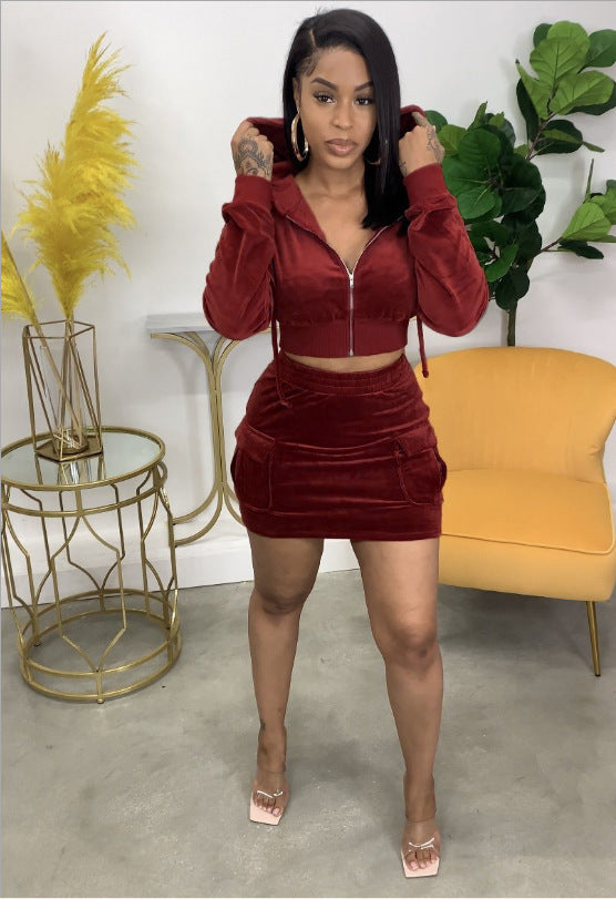 Damen Sportliches Velours zwei-teiliges Set mit Kapuzensweater und kurzer Rockhose Drune
