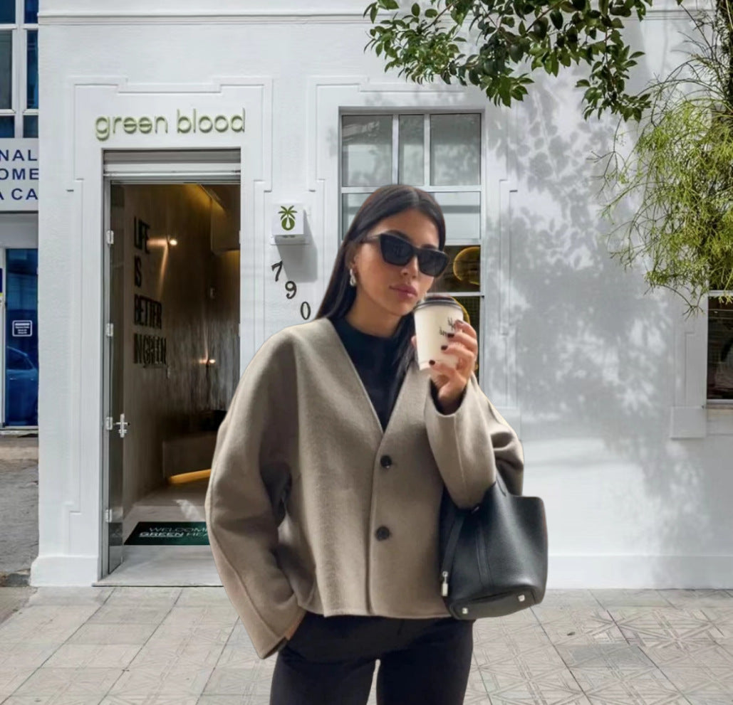 Damen kurze Strickjacke mit eleganten Knöpfen und weitem Schnitt Drune
