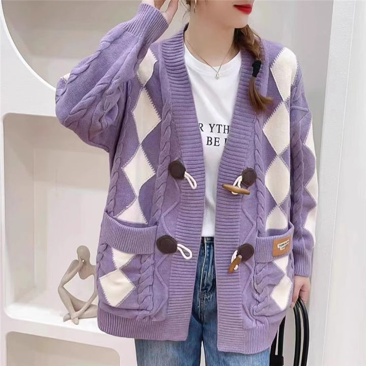 Damen Grob gestrickter Cardigan mit romantischem Rautenmuster und dekorativen Holzknöpfen Drune