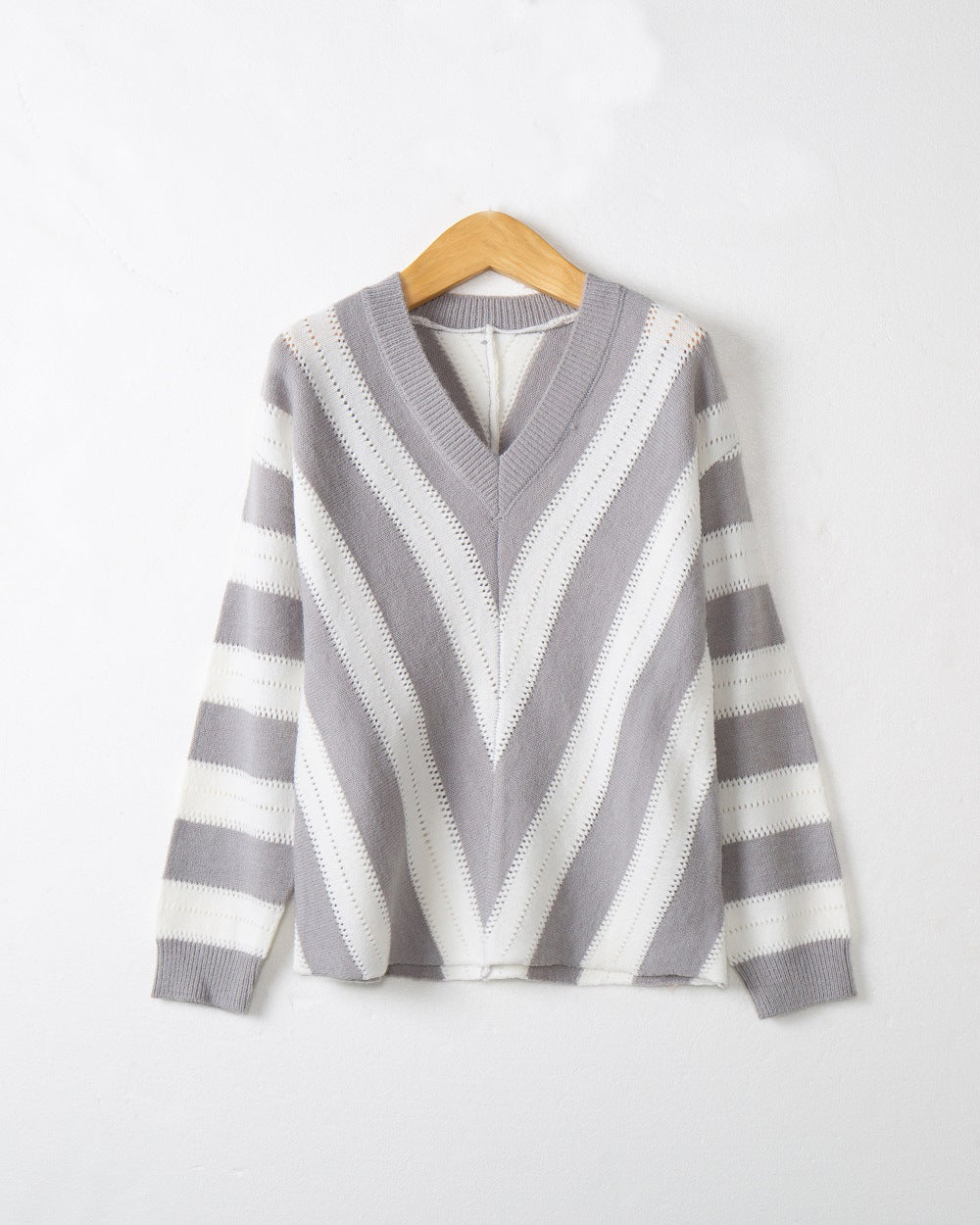 Damen V-Ausschnitt Strickpullover mit raffiniertem Streifenmuster Drune
