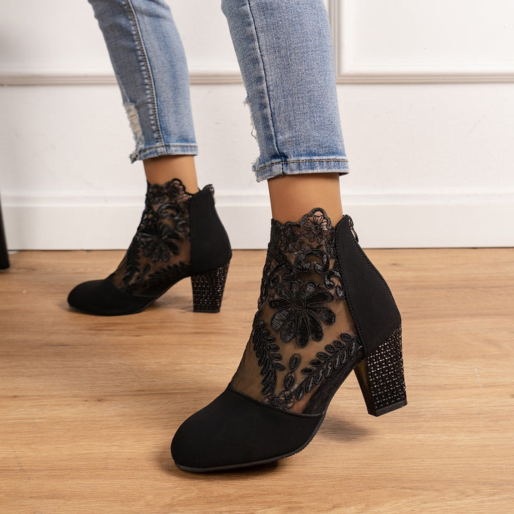 Damen Elegante Stiefeletten mit floralen Spitzen-Detail Drune