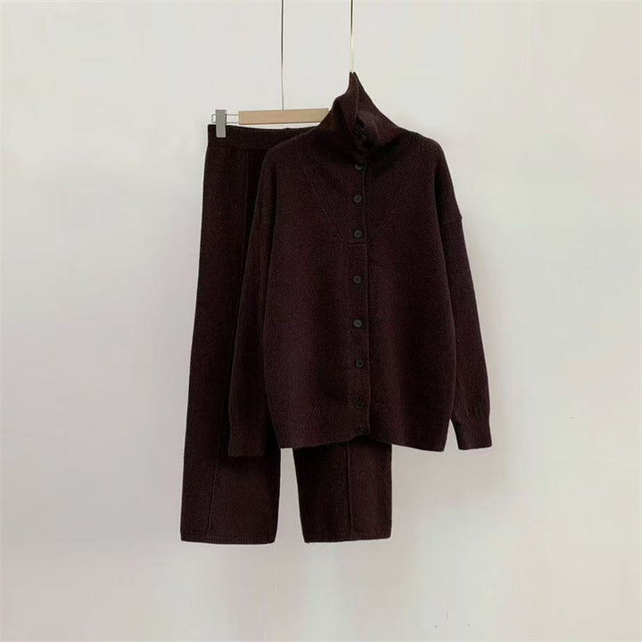 Damen Strickensemble mit modernem Stehkragen und komfortabeler Knopfleiste Drune