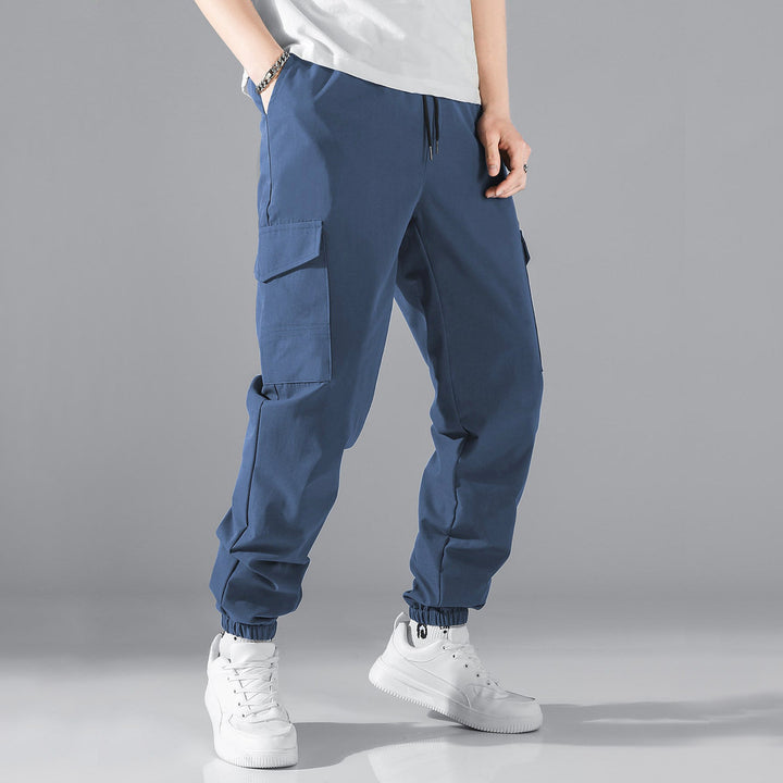 Herren nan Cargo-Jogginghose mit elastischem Tunnelzugbund und aufgesetzten Klappentaschen Drune