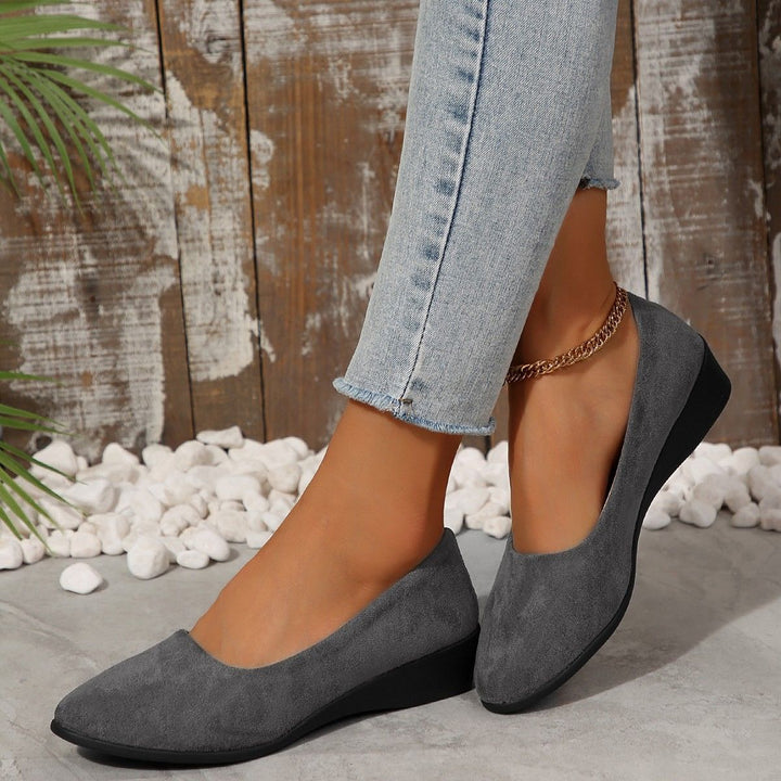 Damen Bequeme Slipper mit weichem PU-leder-Obermaterial und rutschfester Sohle Drune