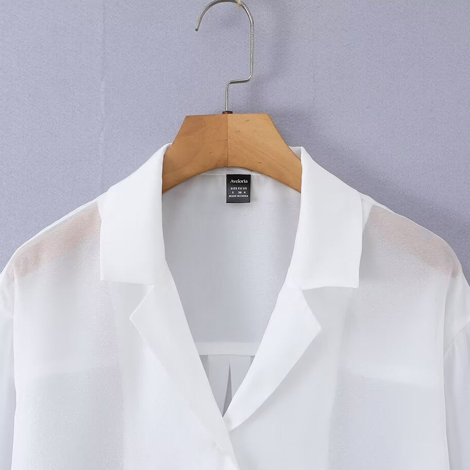 Damenbluse aus luftiger Mikrofaser mit elegantem Kragen und knöpfbarem Verschluss Drune