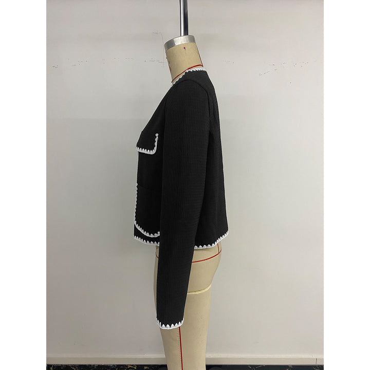 Damen elegante kurzärmelige Blazerjacke mit kontrastierenden Paspelverzierungen und Taschen Drune
