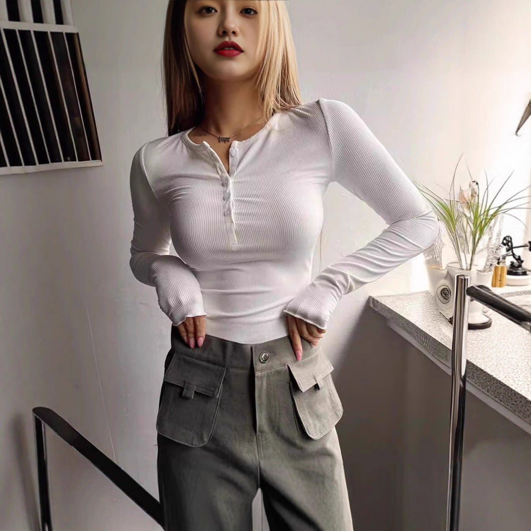 Damen Langarmshirt mit strukturiertem Rippenmuster und strategischem Knopfverschluss Drune